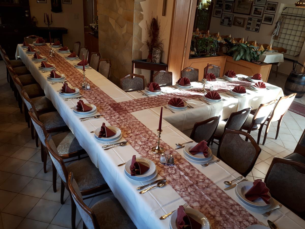 Familienhotel Zur Linde Panschwitz-Kuckau Εξωτερικό φωτογραφία
