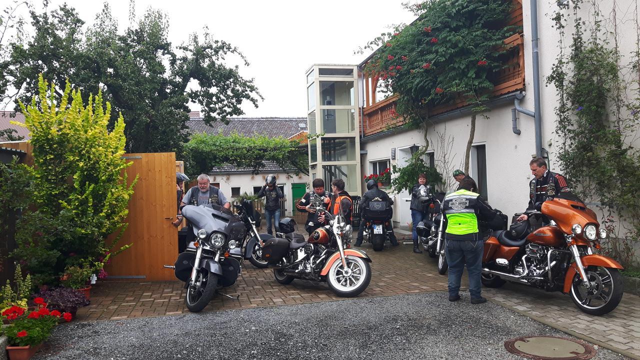 Familienhotel Zur Linde Panschwitz-Kuckau Εξωτερικό φωτογραφία